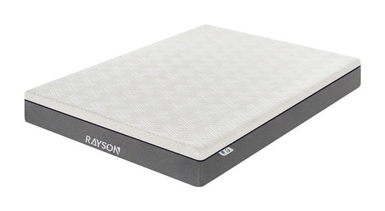 Le couvercle du matelas est amovible et lavable.